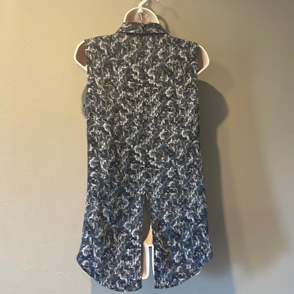 Theory 100% Silk Sleeveless top, SP - Picture 4 of 9